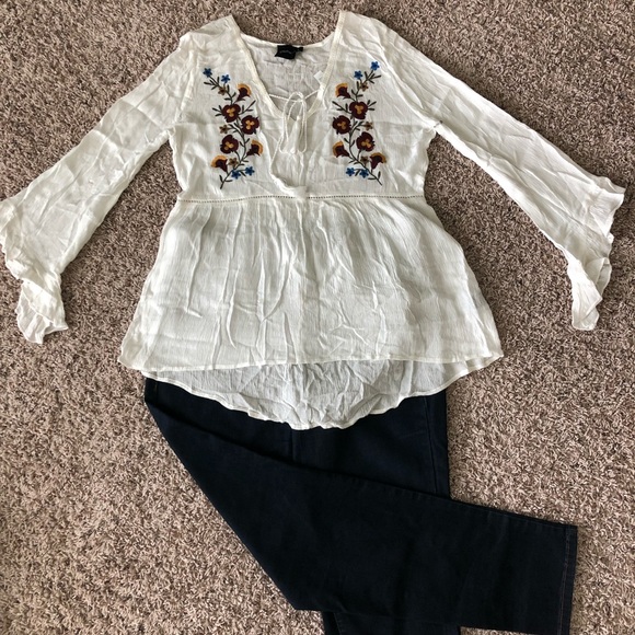 CLICHÉ WHITE FLORAL RUFFLE BLOUSE SIZE L NWT - Picture 8 of 8